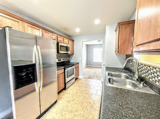 110 Lakeview Ct in St. Robert, MO - Building Photo - Building Photo