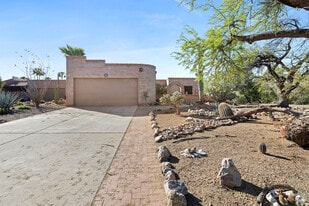 1021 W Desert Canyon Pl in Green Valley, AZ - Building Photo