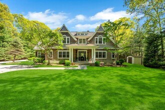 22 E Woods Path in Sagaponack, NY - Building Photo - Building Photo