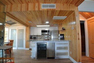 30 Putters Point W in Huntsville, TX - Foto de edificio - Building Photo