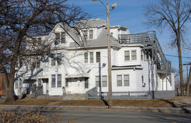 2421 Forest Ave in Des Moines, IA - Foto de edificio - Building Photo