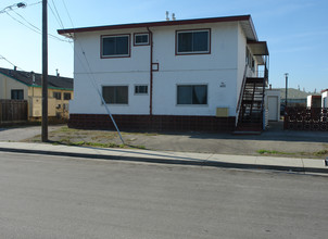 4470-4480 Bassett St in Santa Clara, CA - Building Photo - Building Photo