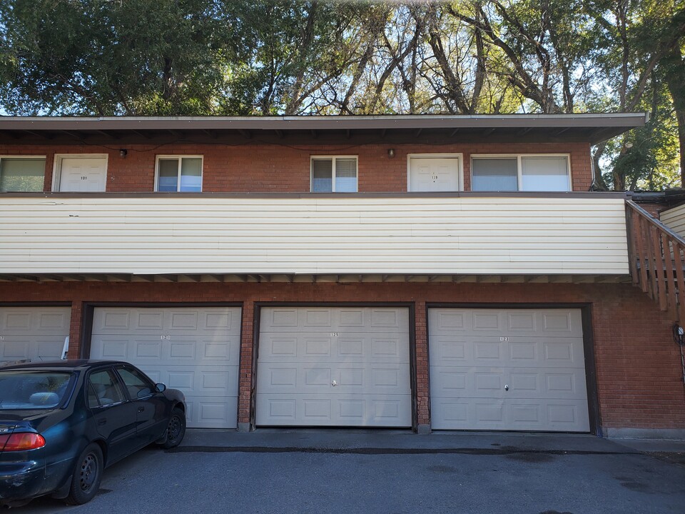 131 4th St, Unit 131 in Idaho Falls, ID - Foto de edificio