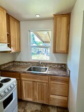 1541 SE Salem Ave in Albany, OR - Building Photo - Building Photo