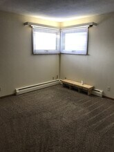 1618 Maple Grove Rd in Duluth, MN - Building Photo - Building Photo