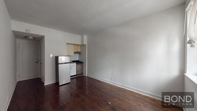 property at 257 E 61st St