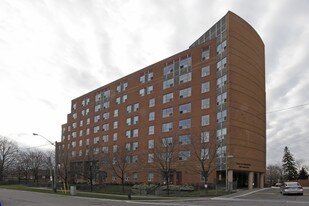 Yarl Co-operative Homes in Mississauga, ON - Building Photo