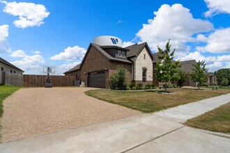 2308 Paddington Way in Lorena, TX - Building Photo - Building Photo