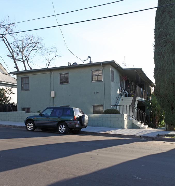 908-910 E Edgeware Rd in Los Angeles, CA - Building Photo