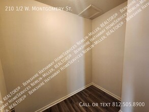 210 W Montgomery St in Brazil, IN - Building Photo - Building Photo