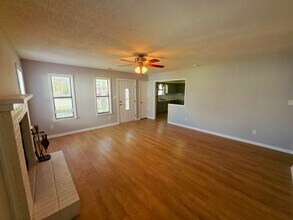 1035 Spring Villa Dr in Jacksonville, NC - Building Photo - Building Photo