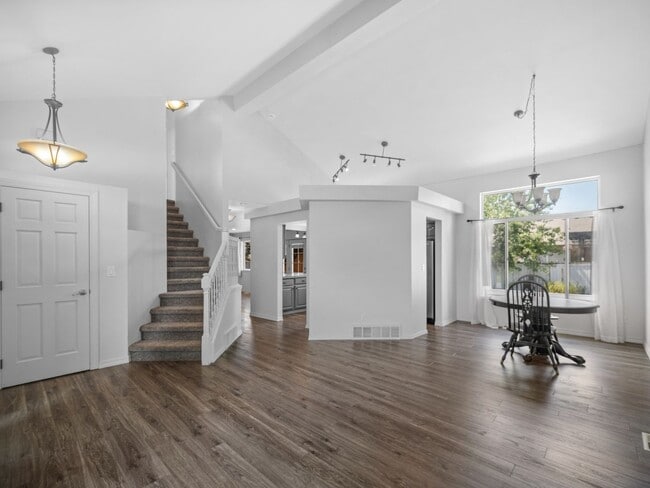 property at 1621 N Harmony Ln