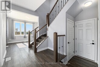 165 Yearling Cir in Ottawa, ON - Building Photo - Building Photo