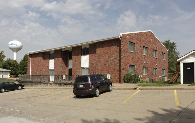 Ben Apartments in Bennington, NE - Foto de edificio - Building Photo