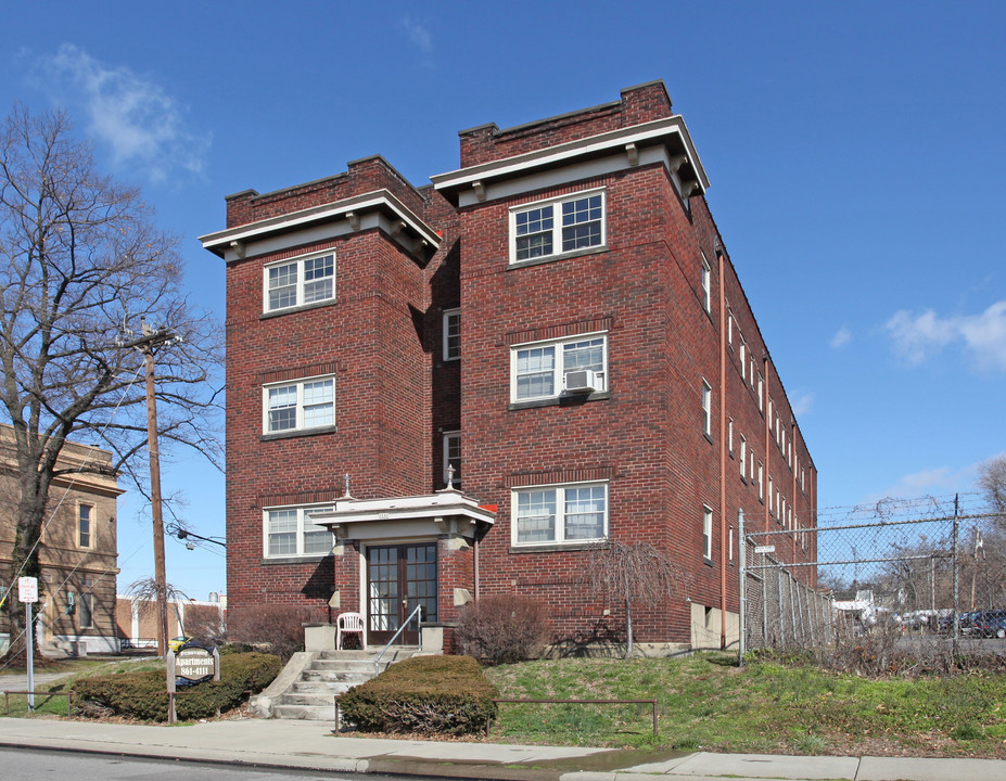 2240 Norwood Ave in Cincinnati, OH - Building Photo