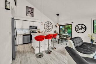 213 Ledge Dr in Torrington, CT - Building Photo - Building Photo