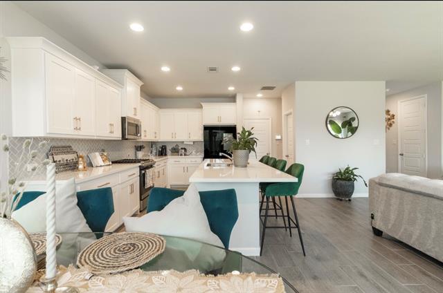 property at 2016 Croftbank St