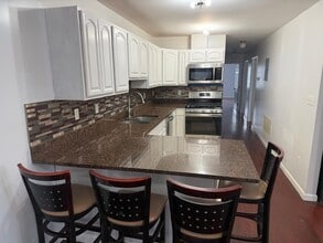 183 Hutton St in Jersey City, NJ - Building Photo - Building Photo