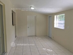 1120 NE 160th St in North Miami Beach, FL - Building Photo - Building Photo