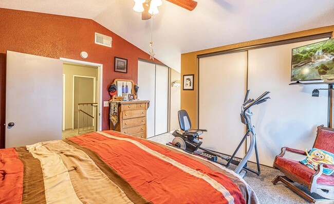 4048 Belleshire Way in Palmdale, CA - Building Photo - Building Photo