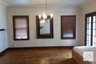 2330 N Maroa Ave in Fresno, CA - Building Photo - Building Photo