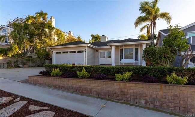 1340 1st St in Manhattan Beach, CA - Foto de edificio - Building Photo