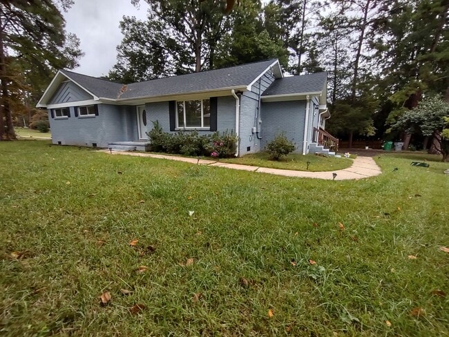 6414 Elmwood Cir