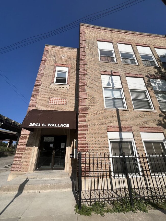 2543 S Wallace St in Chicago, IL - Building Photo - Building Photo