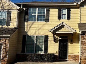 4249 High Park Ln in East Point, GA - Building Photo