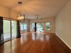 1625 Park Lake St in Orlando, FL - Building Photo - Building Photo