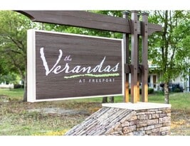 47 N Sand Palm Rd in Freeport, FL - Building Photo