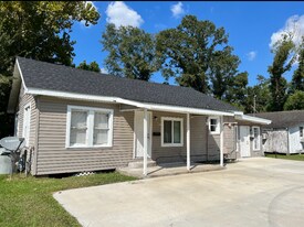 925 Gulf St in Lake Charles, LA - Building Photo
