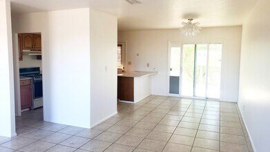 121 W 11th St in Ajo, AZ - Foto de edificio - Building Photo