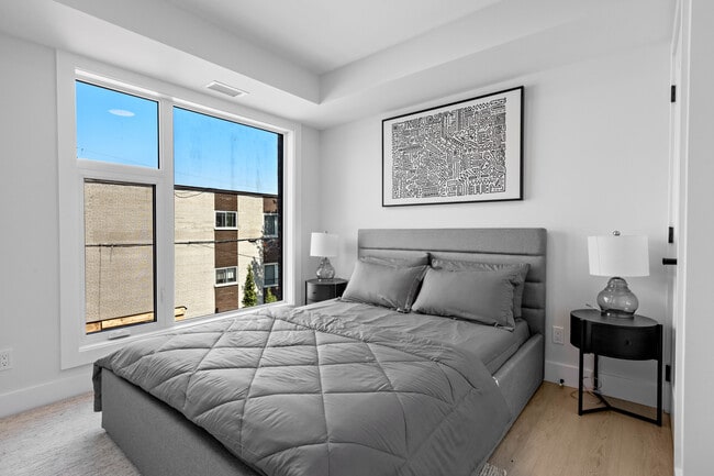 2405-2409 Carlsen Av