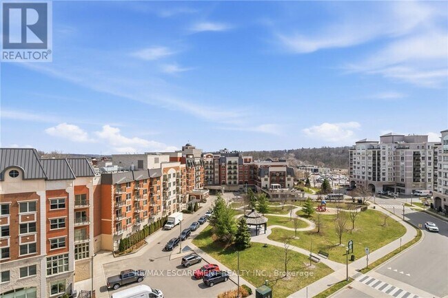 4000 Creekside Dr in Hamilton, ON - Building Photo - Building Photo