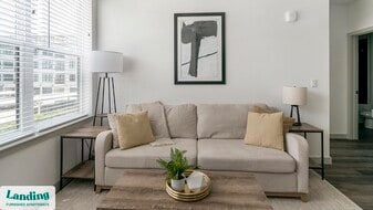 91 Jensen Dr in Houston, TX - Building Photo