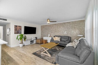 6 Burgundy A in Delray Beach, FL - Building Photo - Building Photo