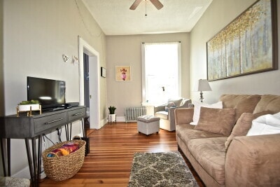 554 E 4th St, Unit 3 in Boston, MA - Building Photo