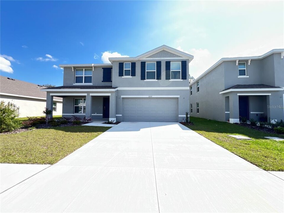 3222 Evenmore Wy in Wildwood, FL - Building Photo