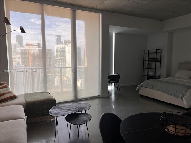 151 SE 1st St, Unit #2907 in Miami, FL - Building Photo - Building Photo