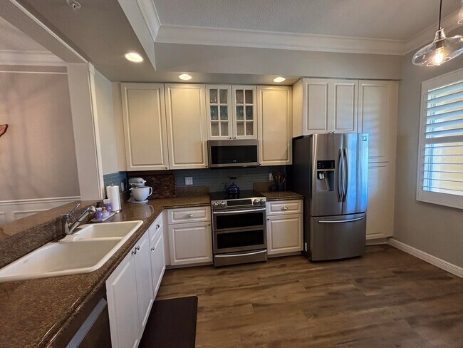 30 Harbour Isle Dr E in Fort Pierce, FL - Building Photo - Building Photo