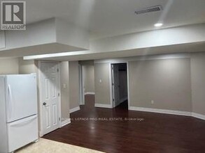 5186 Durie Rd in Mississauga, ON - Building Photo - Building Photo