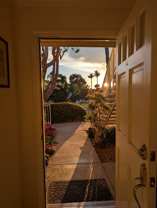 10006 Maya Linda Rd, Unit 5104 in San Diego, CA - Foto de edificio