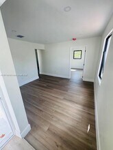 905 SW 13th Ct in Miami, FL - Building Photo - Building Photo