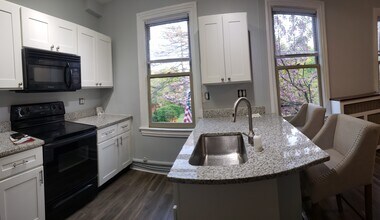 245 E Church St, Unit 2 in Bethlehem, PA - Foto de edificio - Building Photo