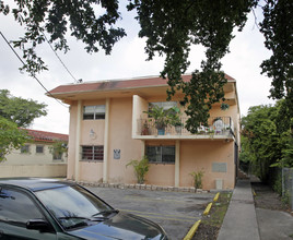 1317 SW 5th St in Miami, FL - Foto de edificio - Building Photo