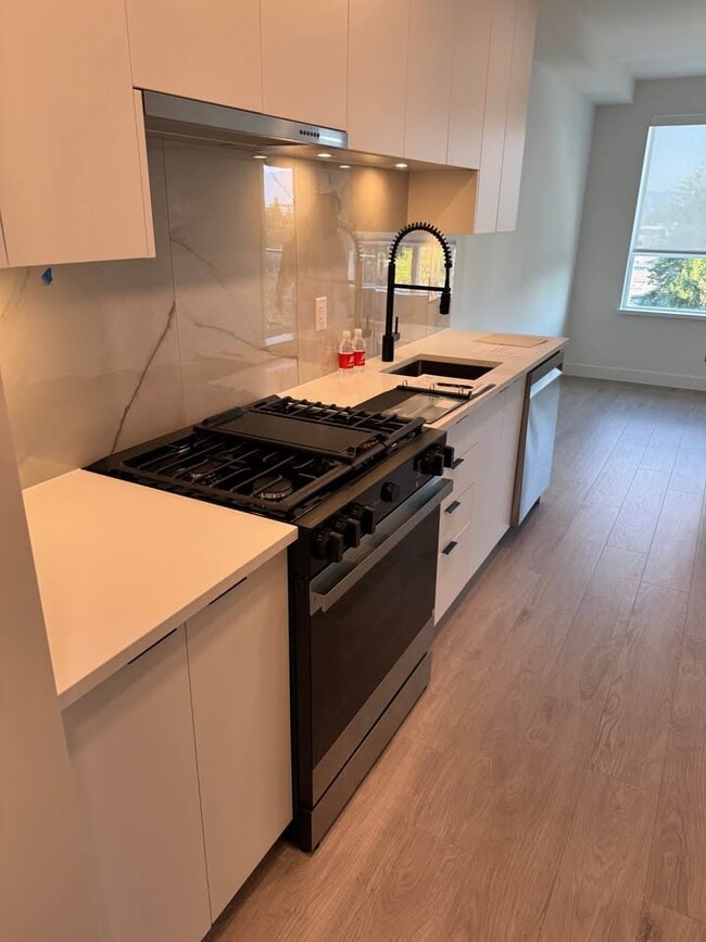 13238-13105 105 Ave in Surrey, BC - Building Photo - Building Photo