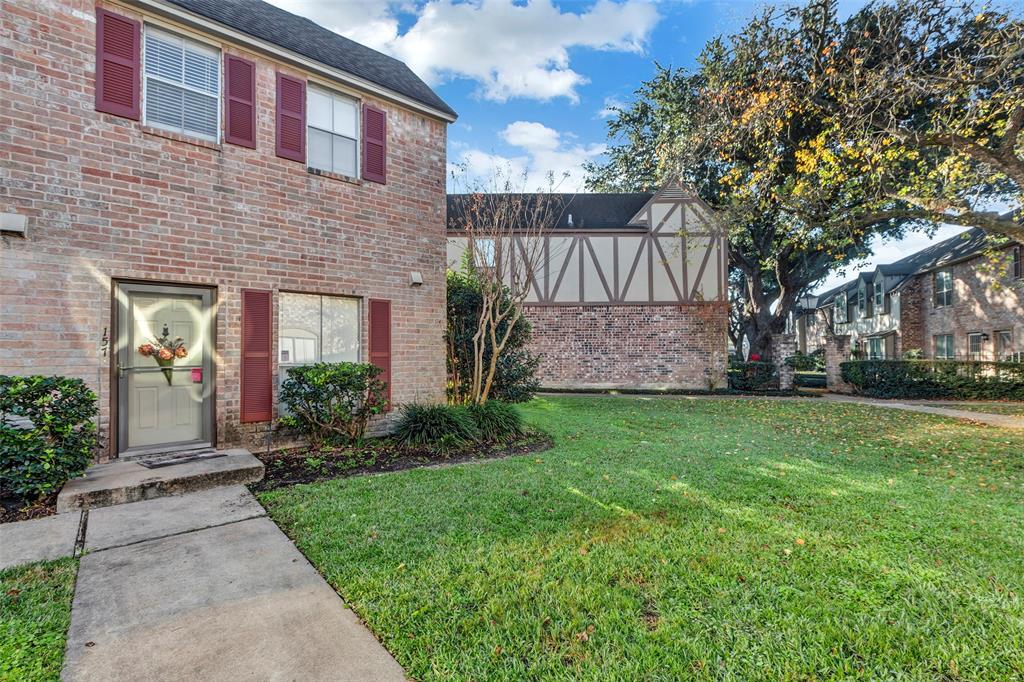 14707 Barryknoll Ln in Houston, TX - Building Photo