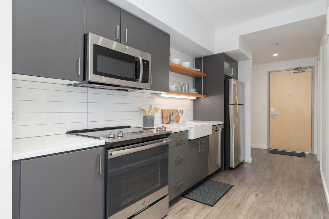 Oro Apartments in Portland, OR - Building Photo