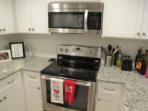 6905 Thorncliffe Dr in Austin, TX - Building Photo - Building Photo